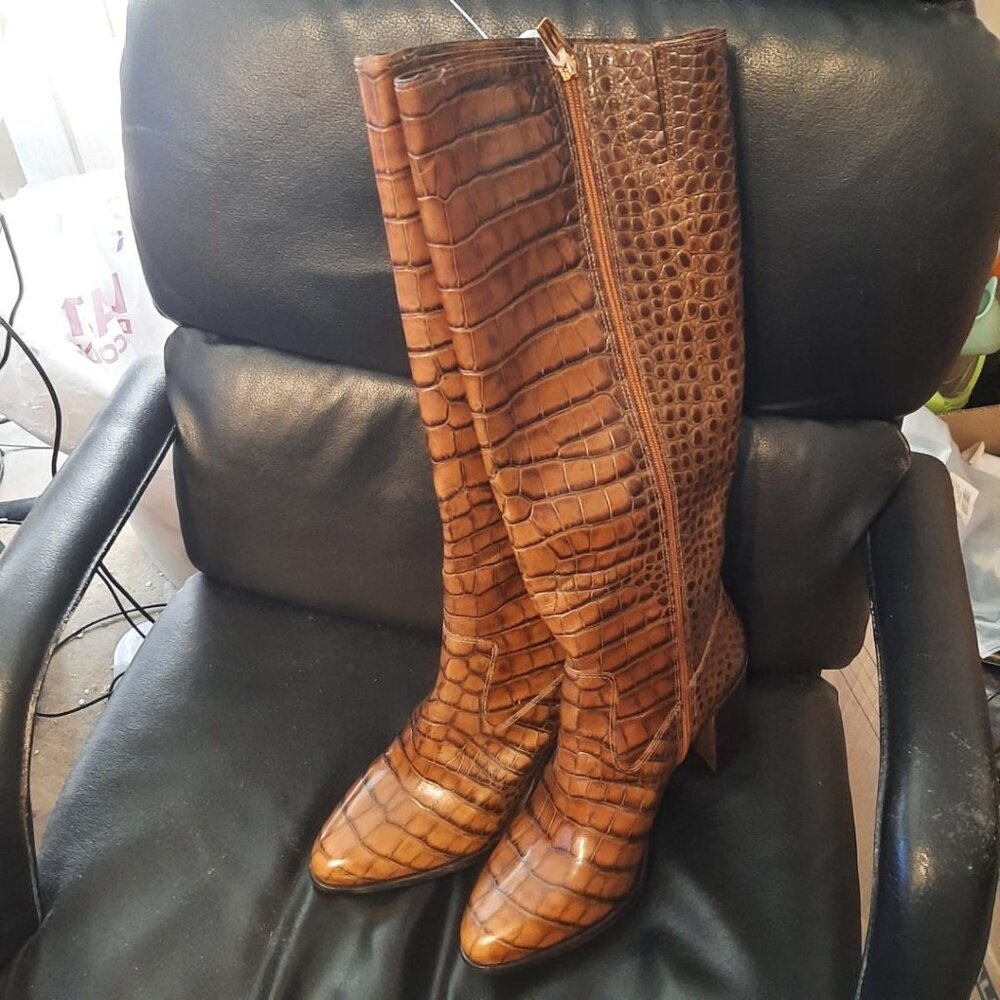 NEW ! Vince Camuto Pearlanie Over Knee Boot Glaze Croco Rich Cocoa Size 9/9.5/11 - Picture 3 of 8